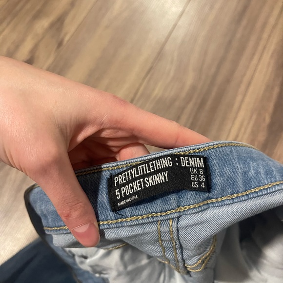 PrettyLittleThing, size 4, skinny jeans - Picture 2 of 3